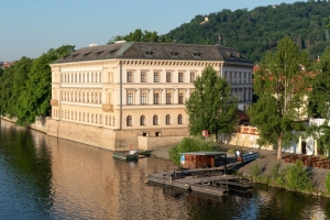 Lichtenštejnský palác, ostrov Kampa