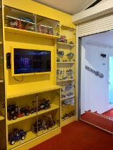 lego_hotel_13w.jpeg