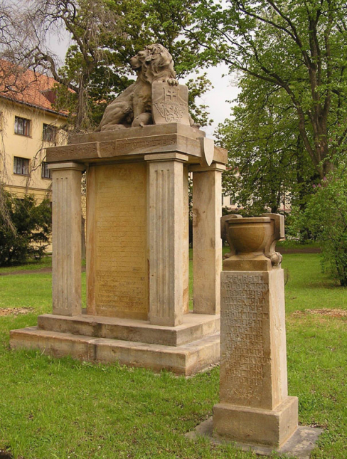 Pomník obětem první světové války v Žamberku, odhalený v říjnu 1928