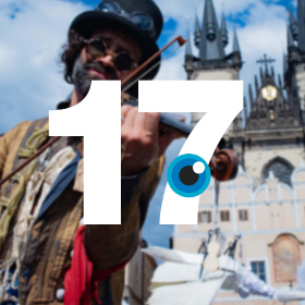 Pražský festival pouličního divadla Za dveřmi