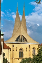 Věže Emauzského kláštera