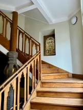 Vstupní hala se schodištěm