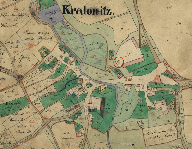 Tvrz a vrchnostenský dvůr v Královicích