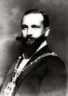 Mistr přesnosti a železobetonu