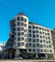 Tančící dům na Rašínově nábřeží