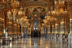 Velké foyer připomíná Zrcadlový sál ve Versailles