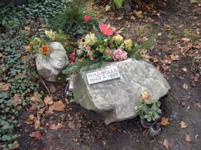 Hrob Mikiho Volka na Olšanských hřbitovech